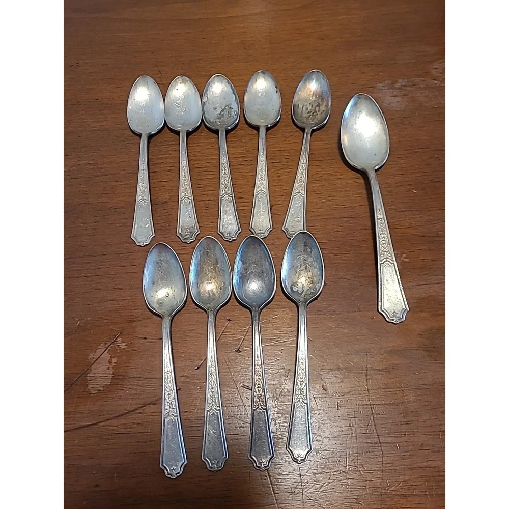 Vintage 1924 Ancestral‎ Spoons by 1847 Rogers Bros 10 Spoons 4- 6